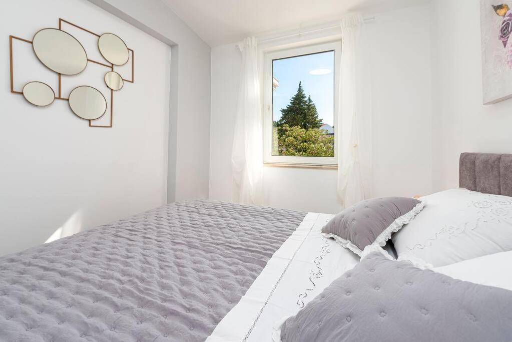 Apartment Kate With Free Parking Dubrovnik Eksteriør billede